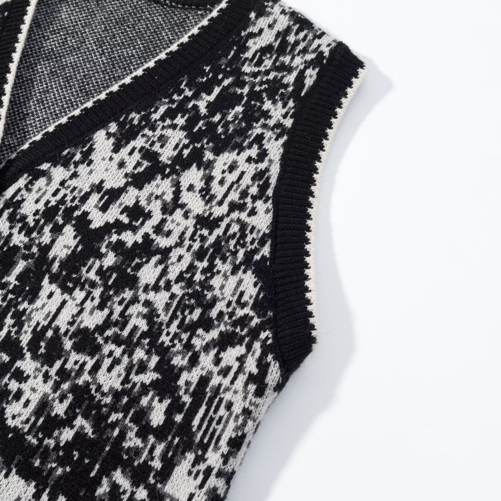 Vintage V-neck Jacquard Knitted Vest