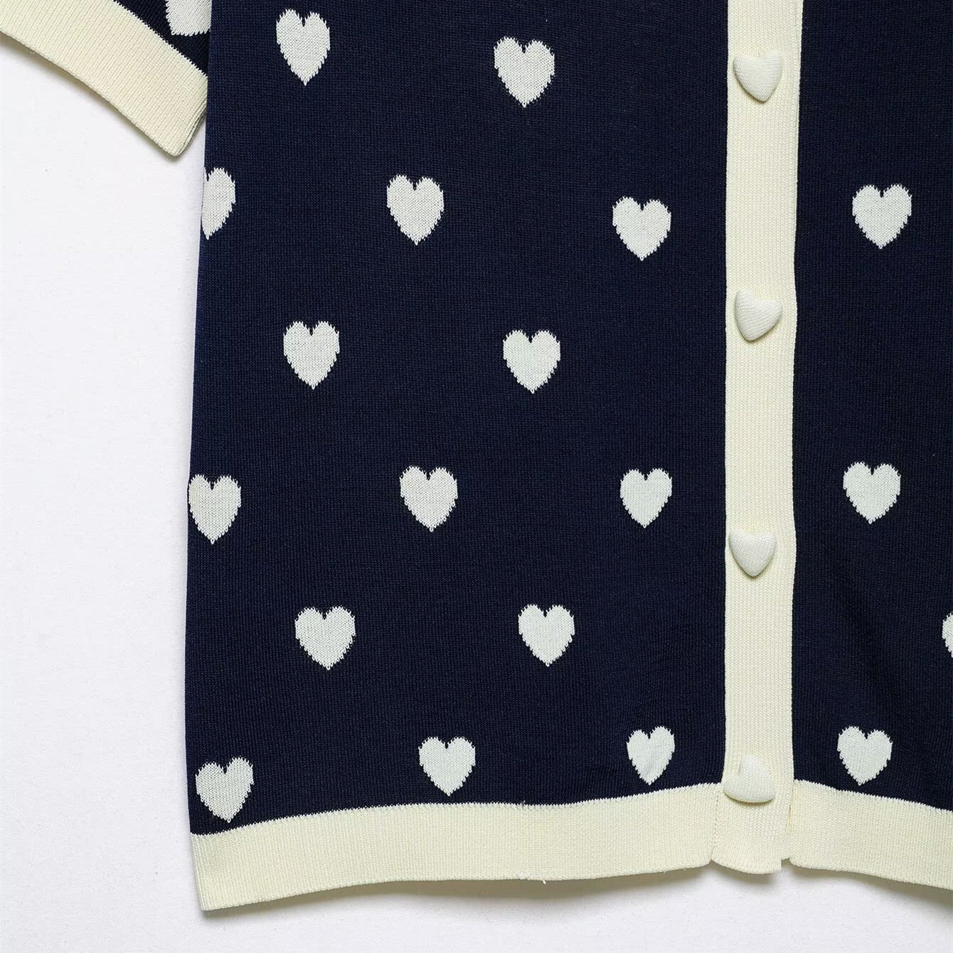 Versatile heart-shaped jacquard knitted polo shirt