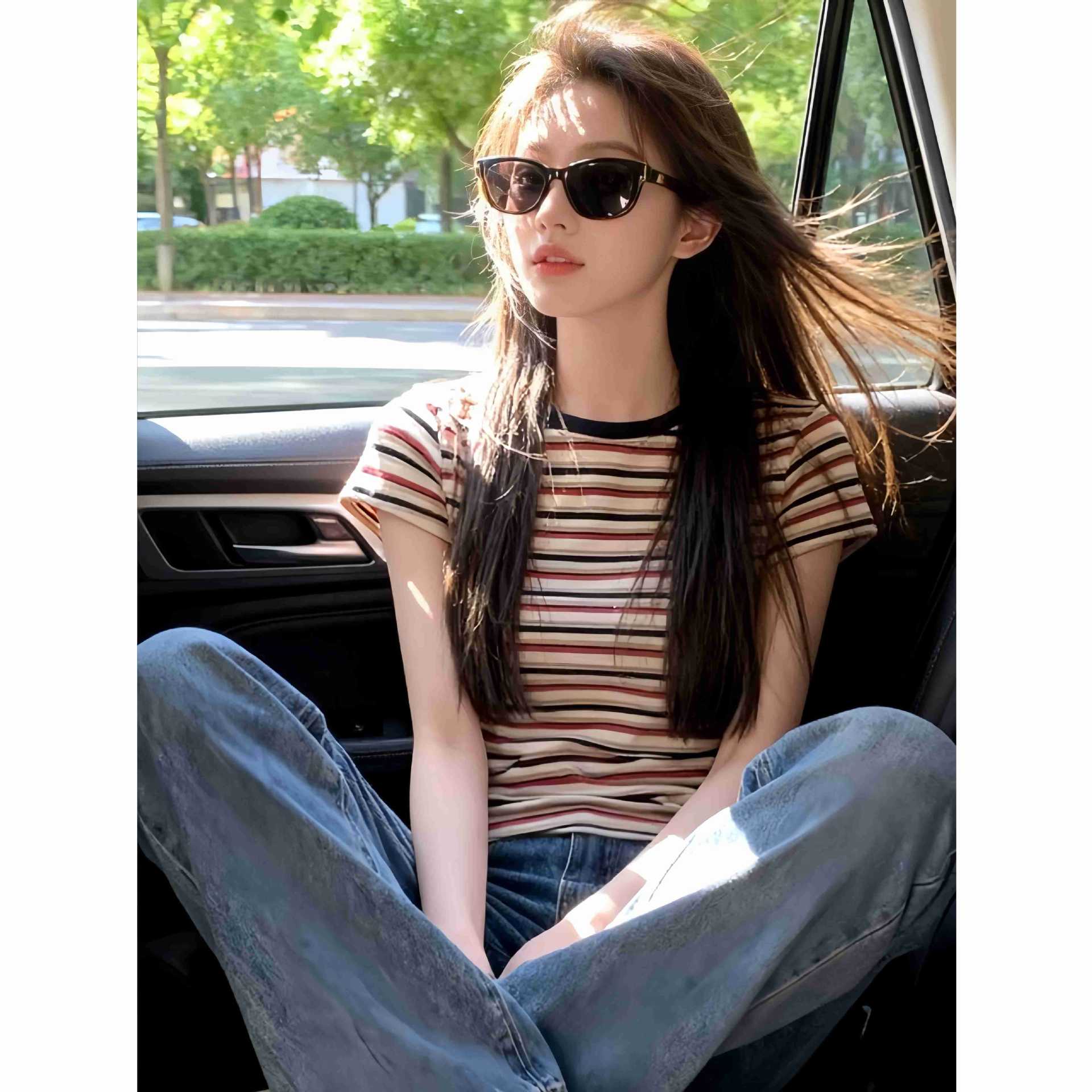 Chic Regular Shoulder Fitted Basic T-Shirt for Women