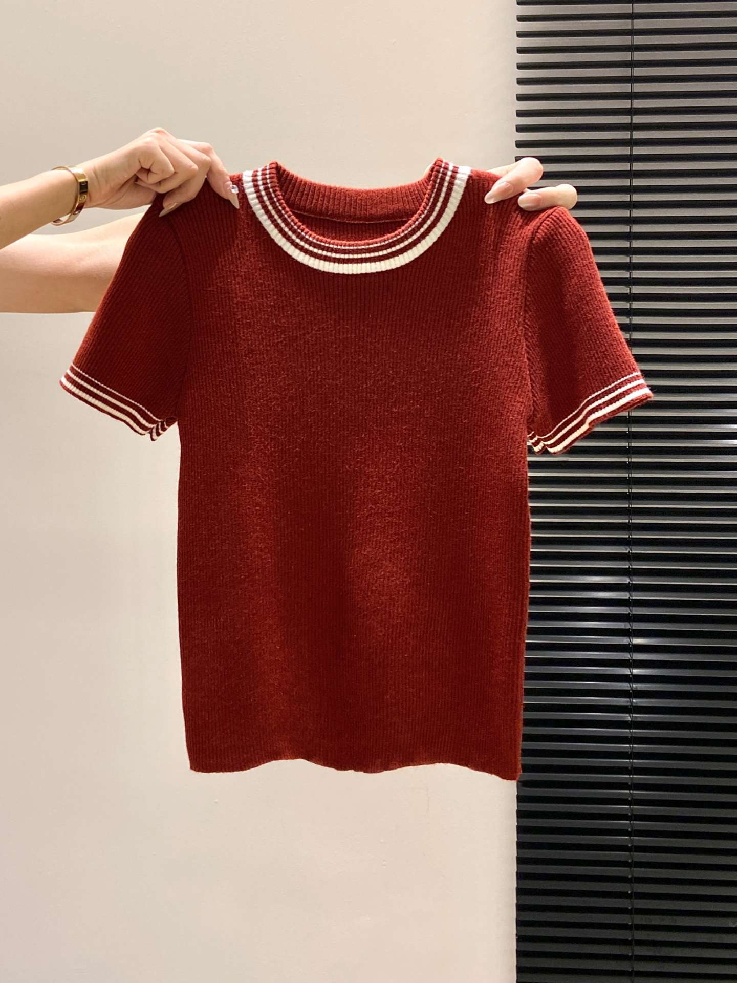 Round Neck Short Sleeve Knit Top for Women