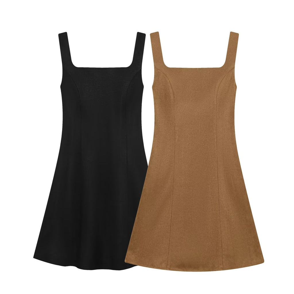 Casual and minimalist short sleeveless dress