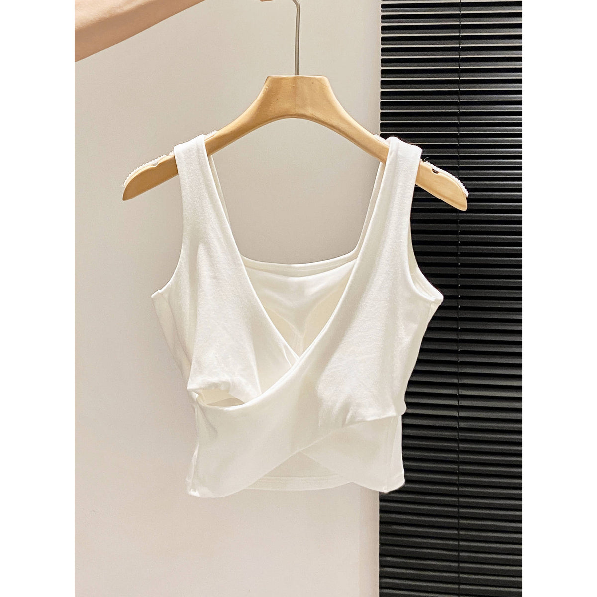 Solid Color Padded Strapless Crop Top Casual Wear for Women