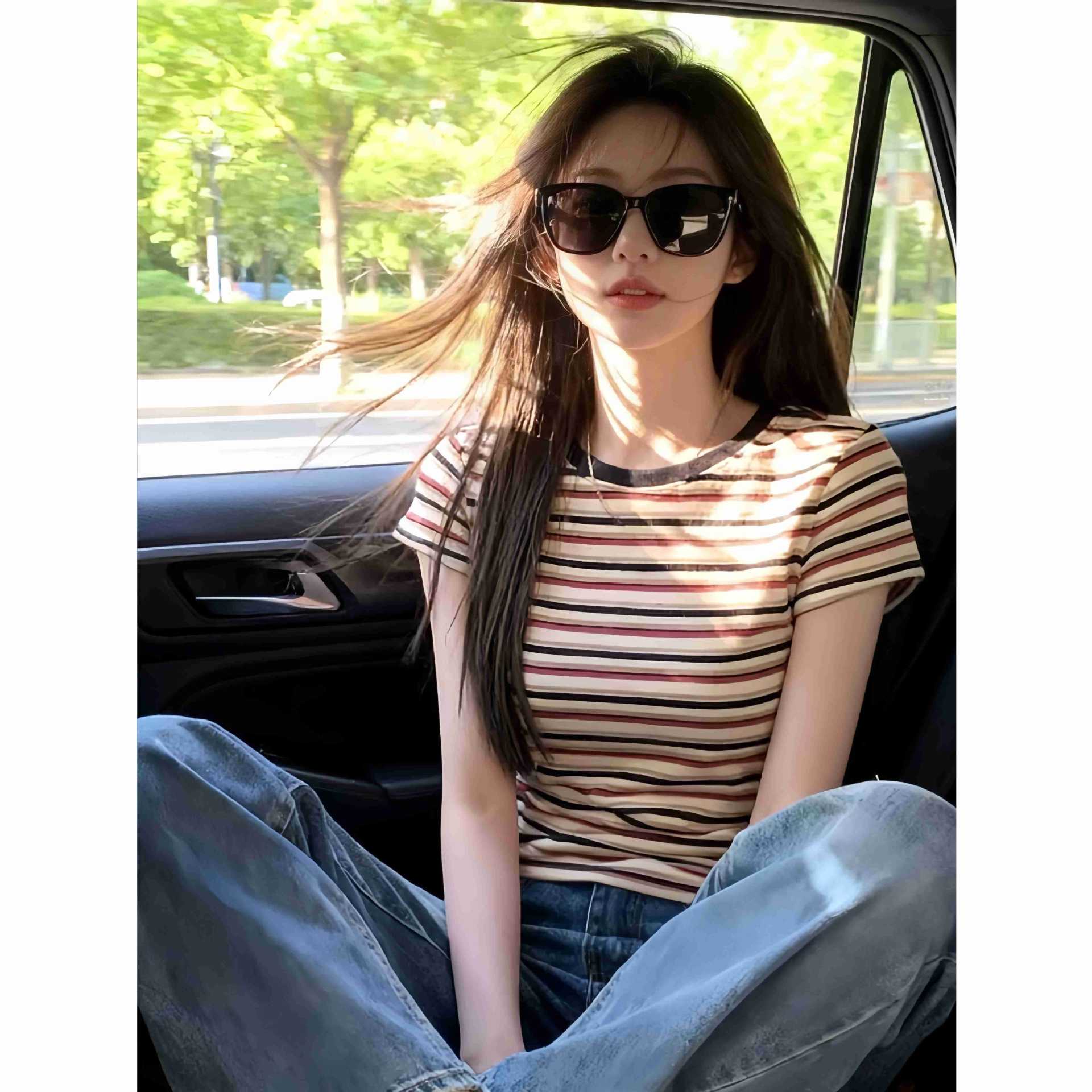 Chic Regular Shoulder Fitted Basic T-Shirt for Women
