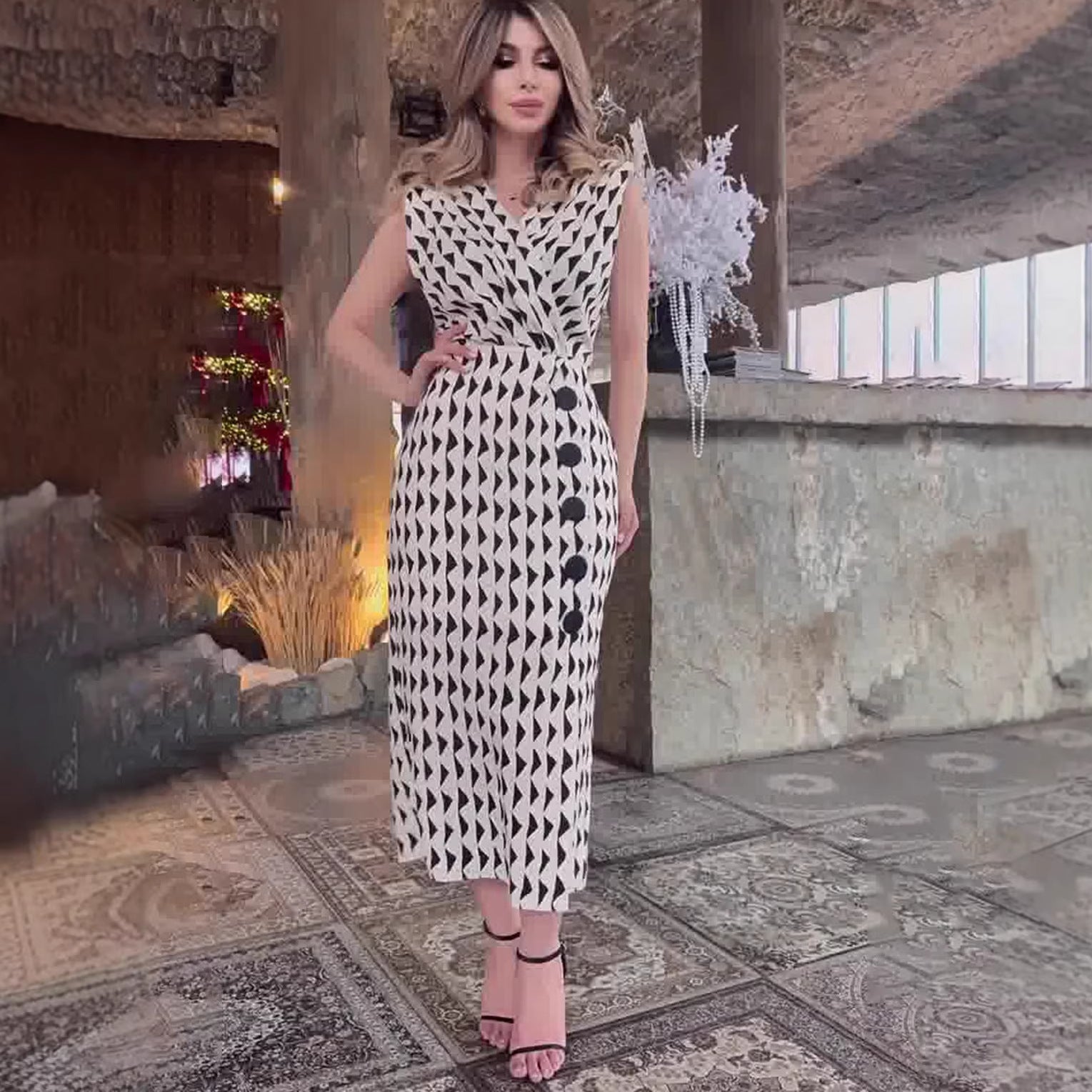 Casual Dress Style V-Neck Long Dress Elegant Fashion Design