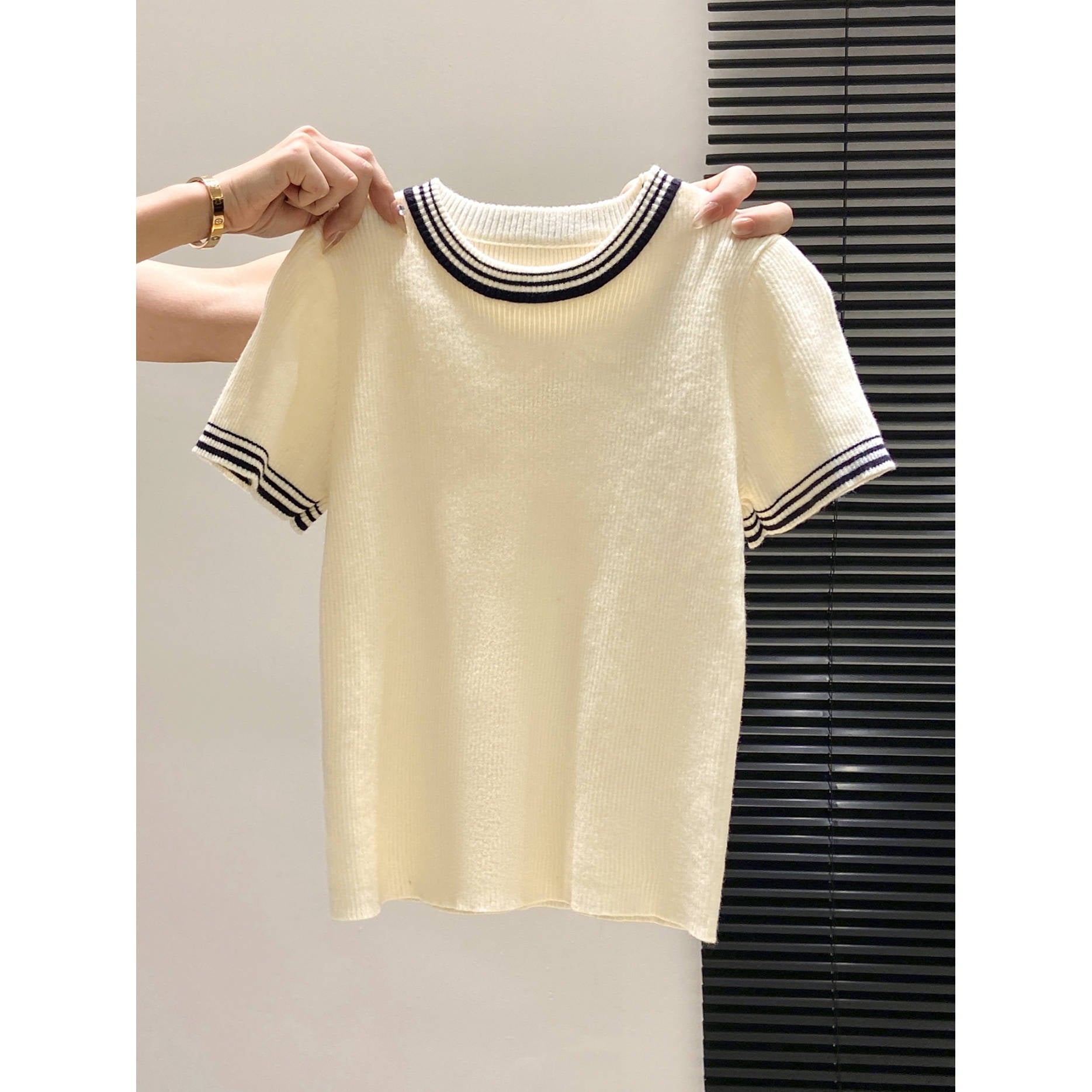 Round Neck Short Sleeve Knit Top for Women