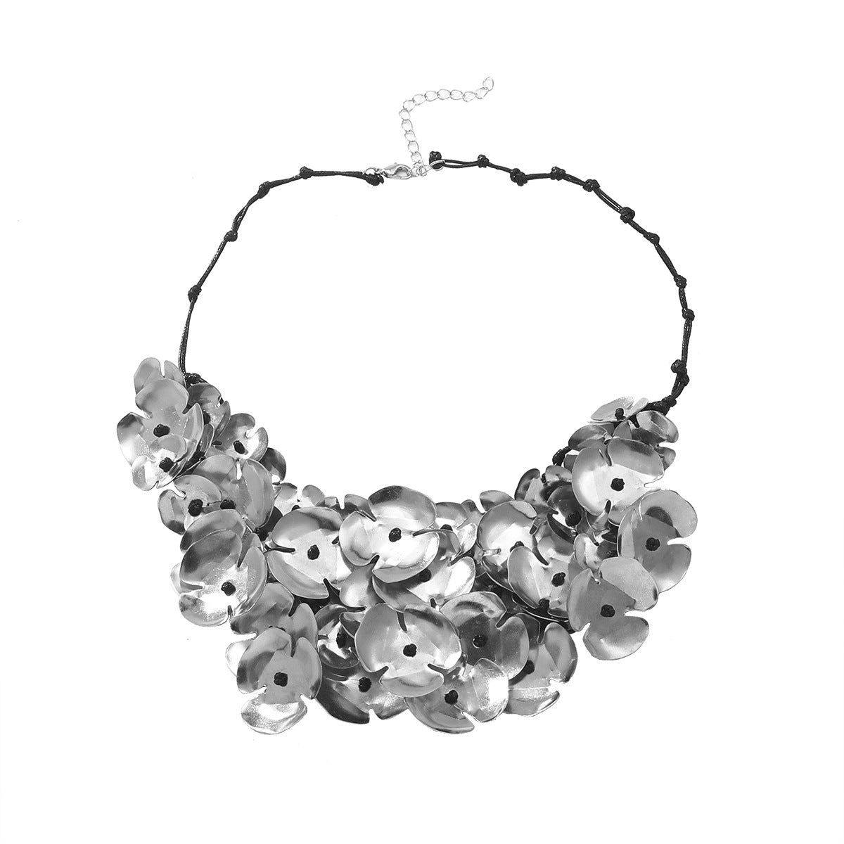 Exaggerated ethnic controversy, West Asia Leaf Lady's temperament necklace