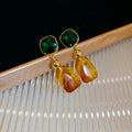 Square flower earrings, retro and high-end earrings, simple commuting fashion, light luxury earrings