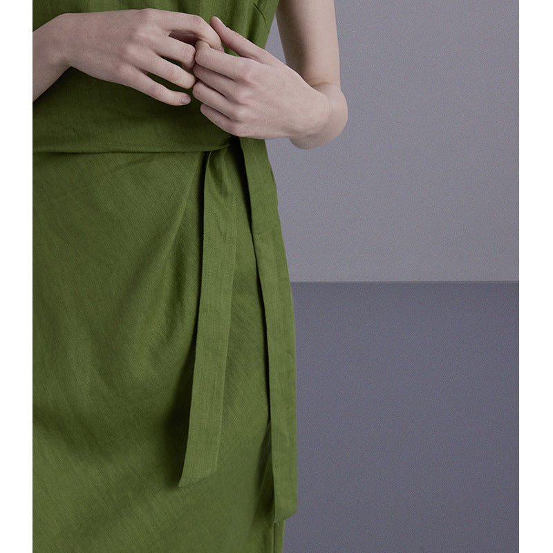 Cute Green Sleeveless Dress with Twist Pleat and Tie Waist, Fitted Bodycon Style, Minimalist Design, High-Quality Casual Dress