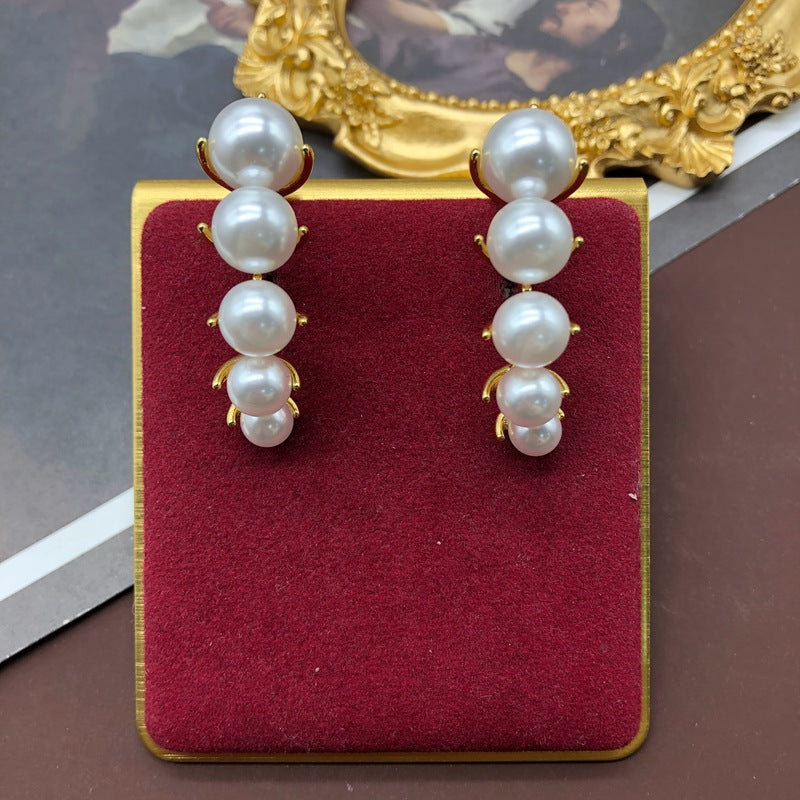 French retro pearl earrings with a high-end design temperament, light luxury and socialite style earrings