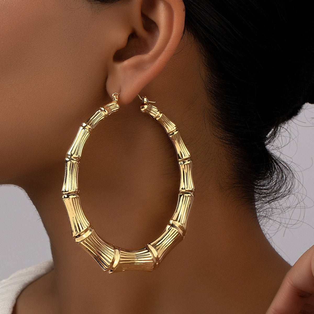 European and American personalized women's earrings, hip-hop circle bamboo knot earrings, exaggerated design, versatile and niche earrings