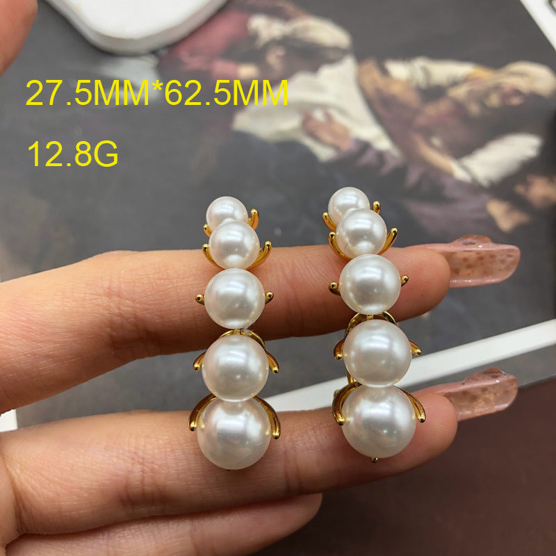 French retro pearl earrings with a high-end design temperament, light luxury and socialite style earrings