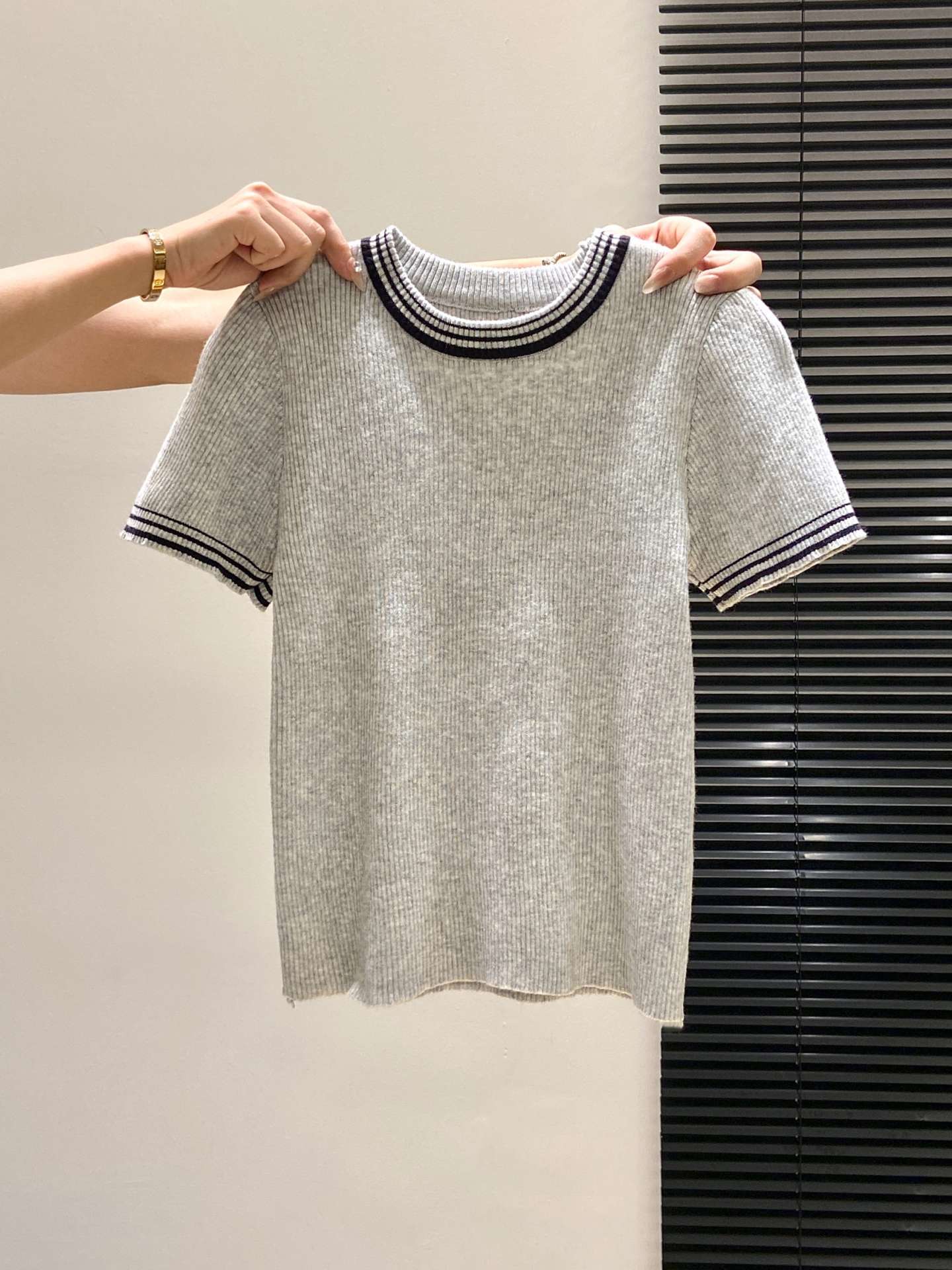 Round Neck Short Sleeve Knit Top for Women