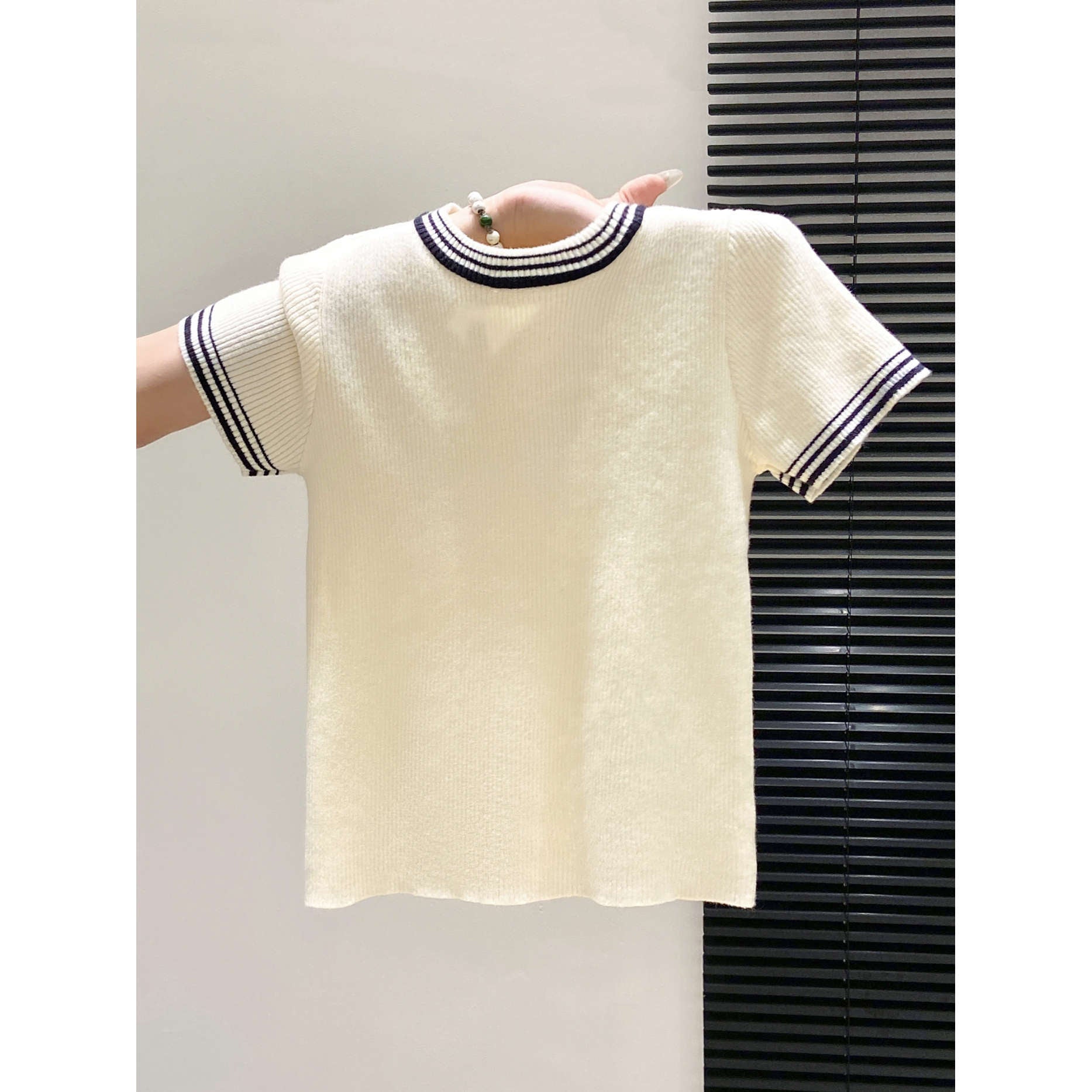Round Neck Short Sleeve Knit Top for Women