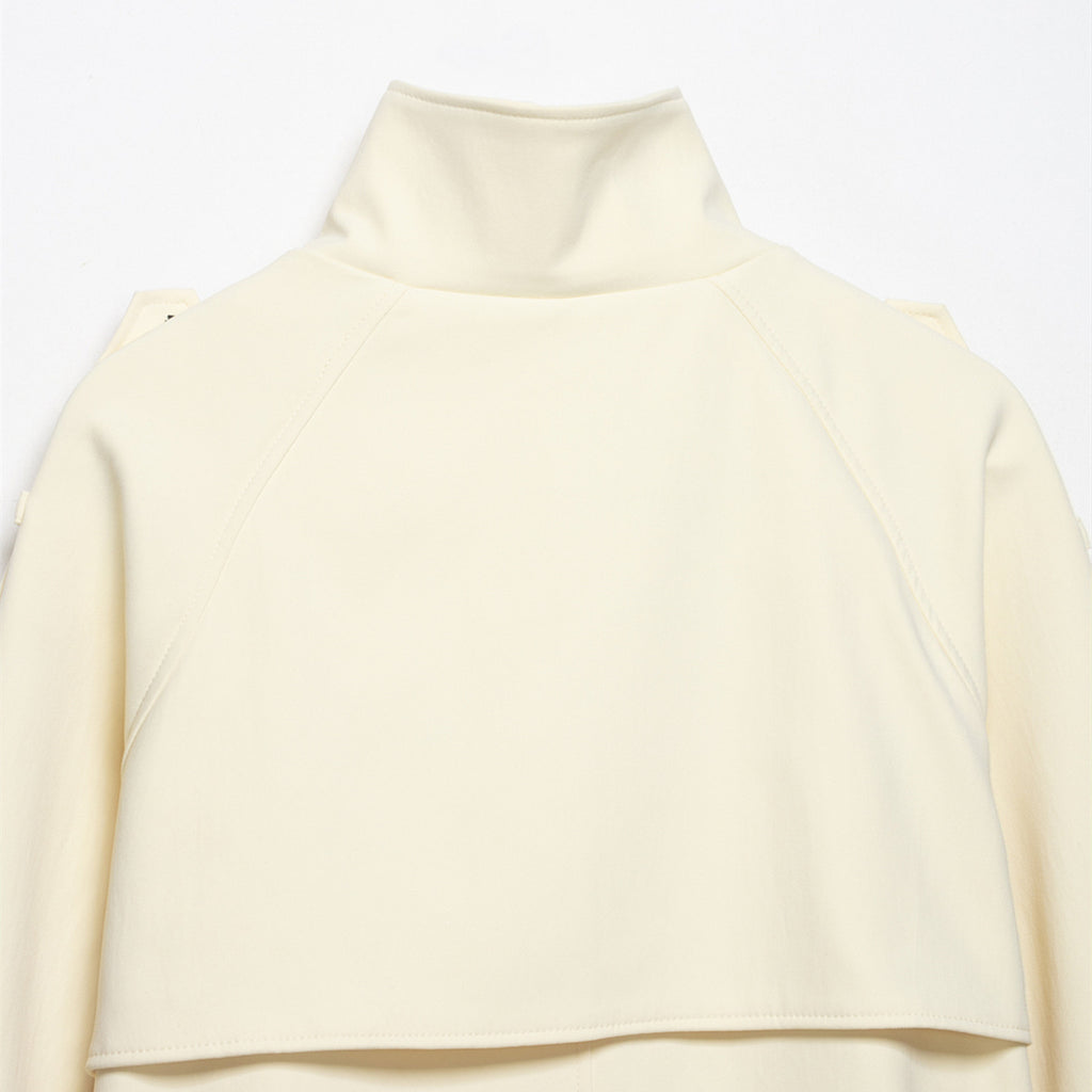 Commuting style stand up collar curved shoulder shape tied windbreaker jacket