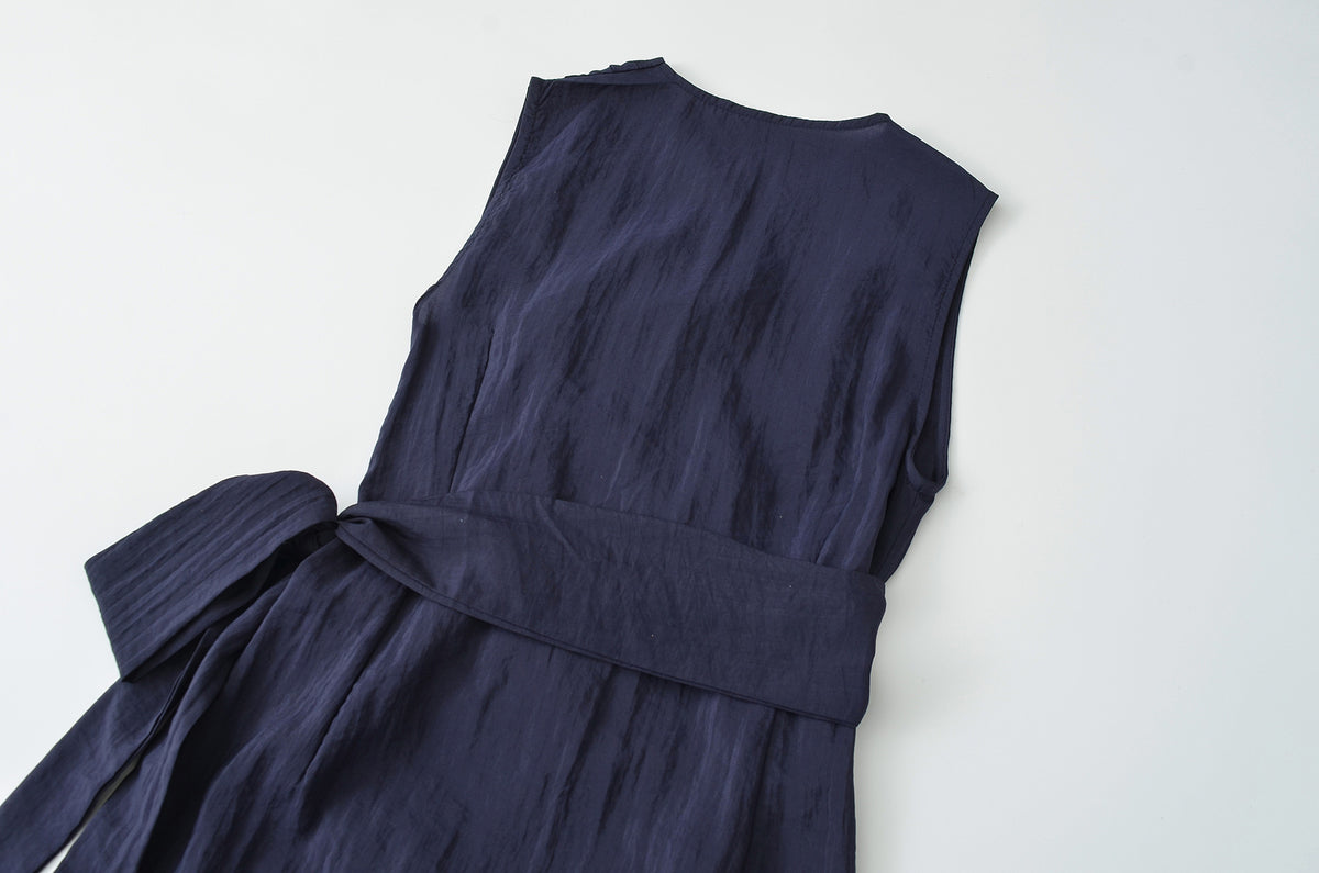 Irregular V-neck strap wireless waist cinching dress long skirt
