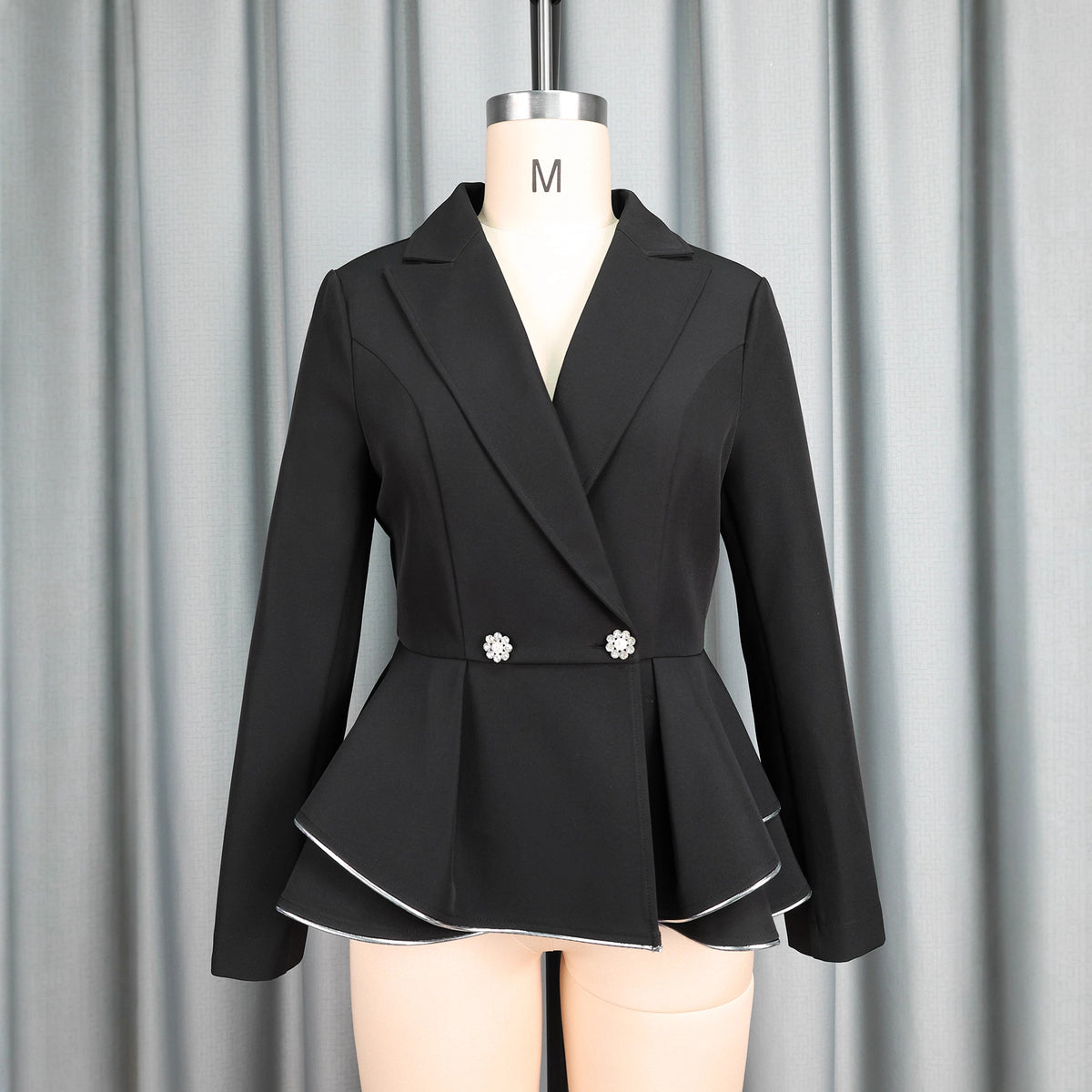 Flip collar double breasted long sleeved suit jacket